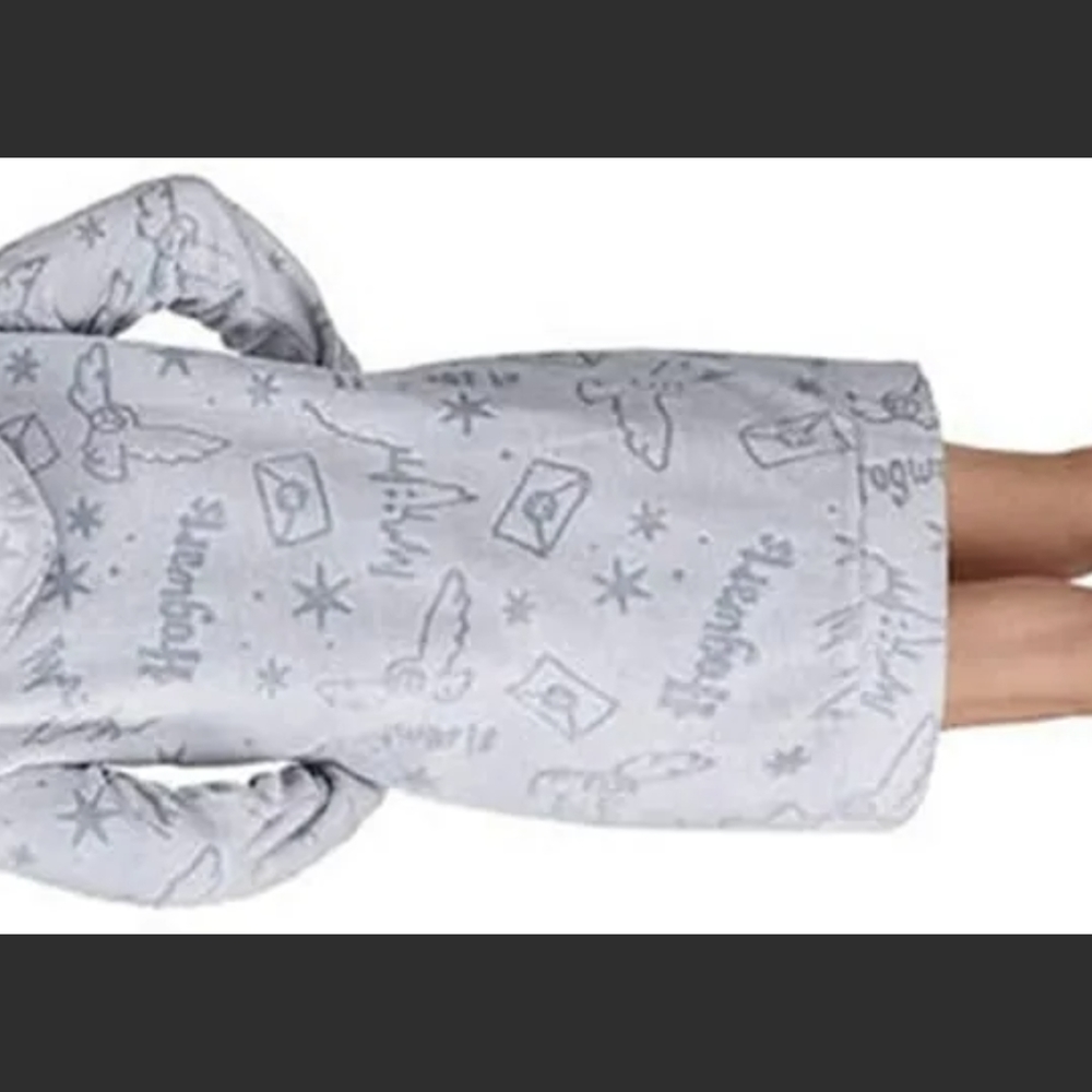 NWT Harry Potter Robe - Picture 5 of 7